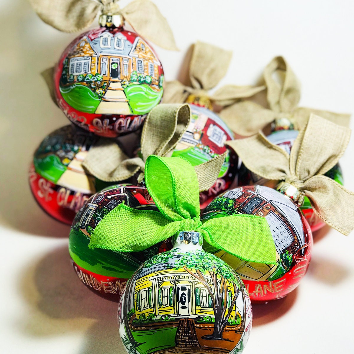 RED HOUSE PORTRAIT ORNAMENT